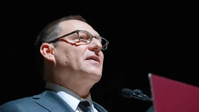Político pede apoio para funcionários comprarem a BioWare
